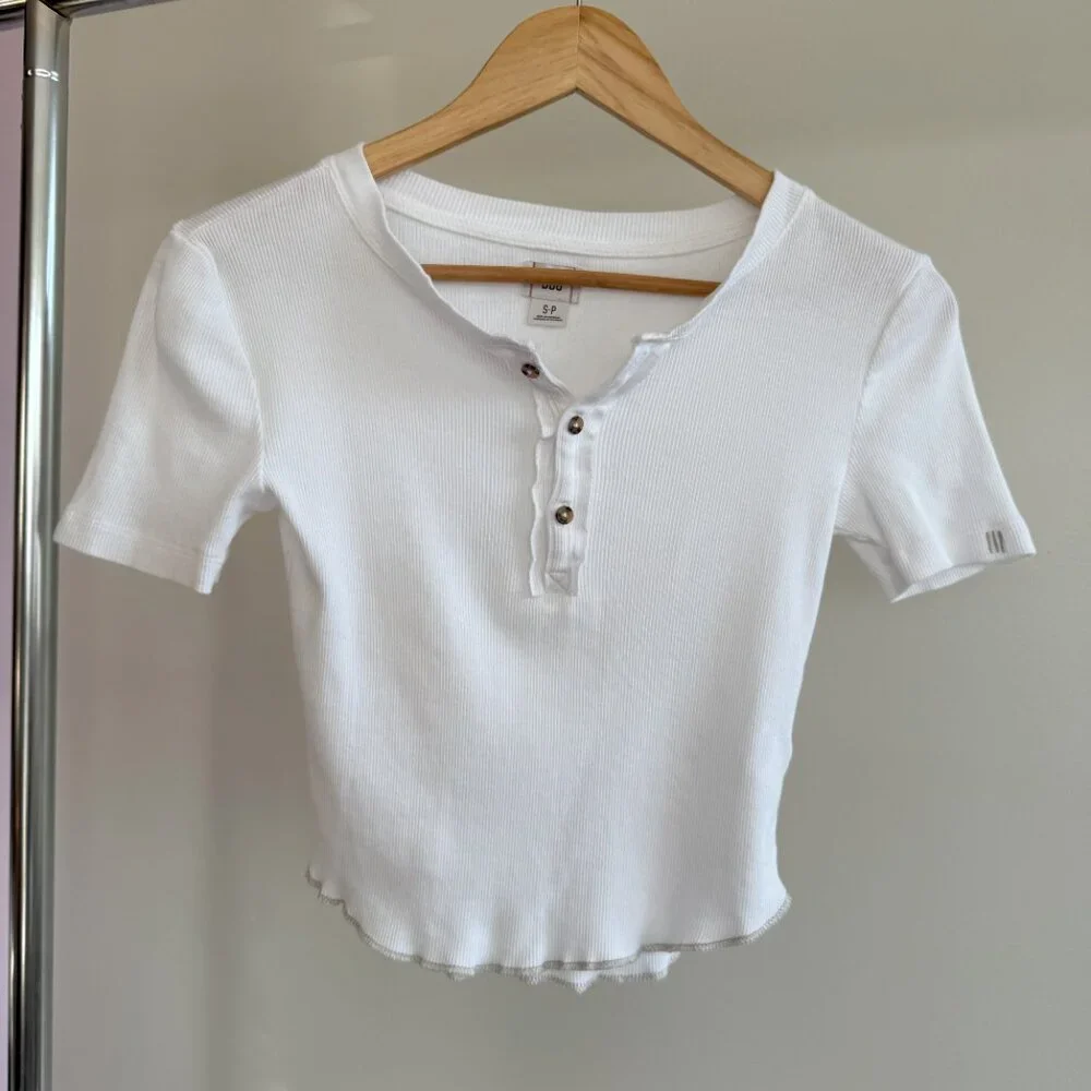 BDG Cropped Ribbed Baby Tee - Picture 4 of 8